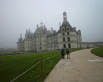 霧に覆われた城